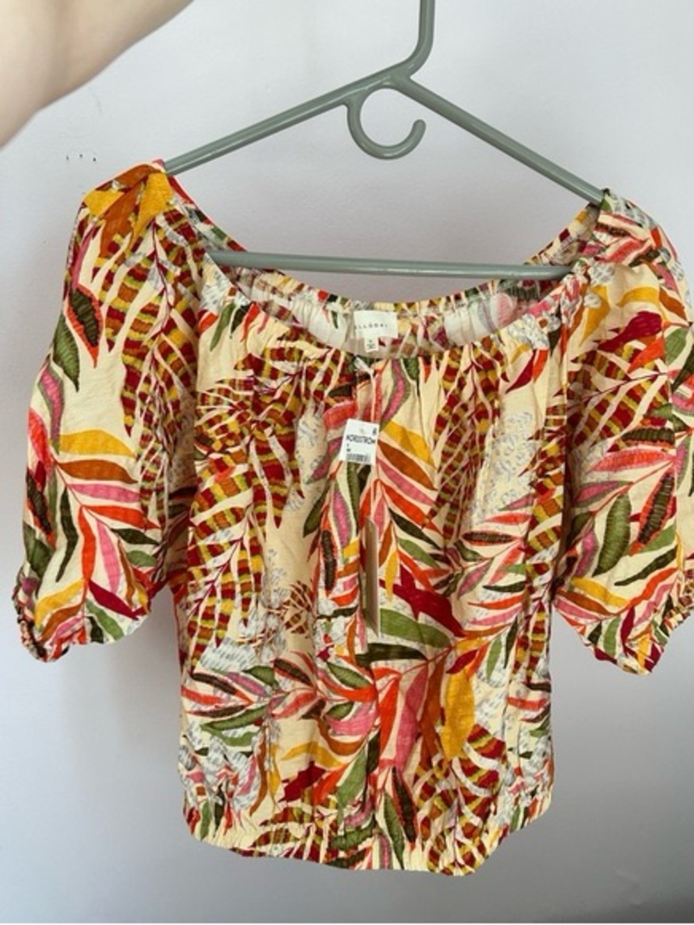 MELLODAY Off-Shoulder Leaf Print Top in Cream, Red, Pink, Yellow, Green size L